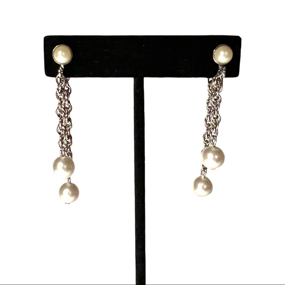 VTG 50s Faux Pearl and silver tone chain dangle earrings Never Worn - Picture 4 of 7